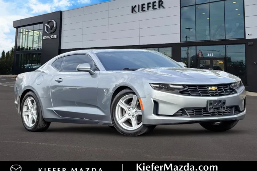 2023 Chevrolet Camaro 1LT photo 1