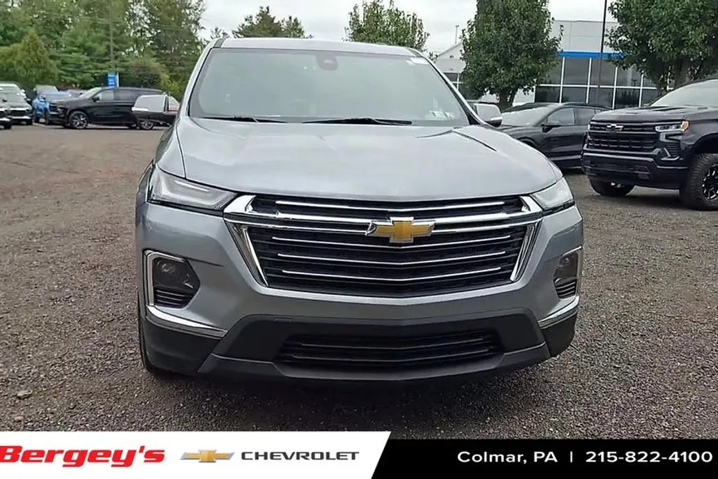 2023 Chevrolet Traverse photo 1