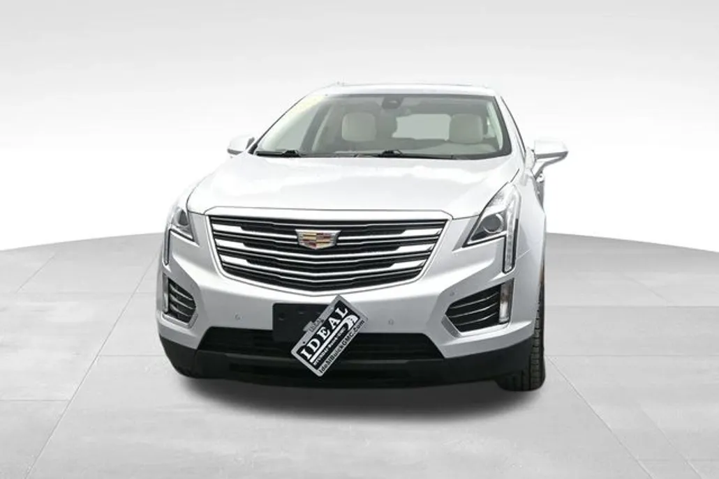 2017 Cadillac XT5 Luxury photo 1