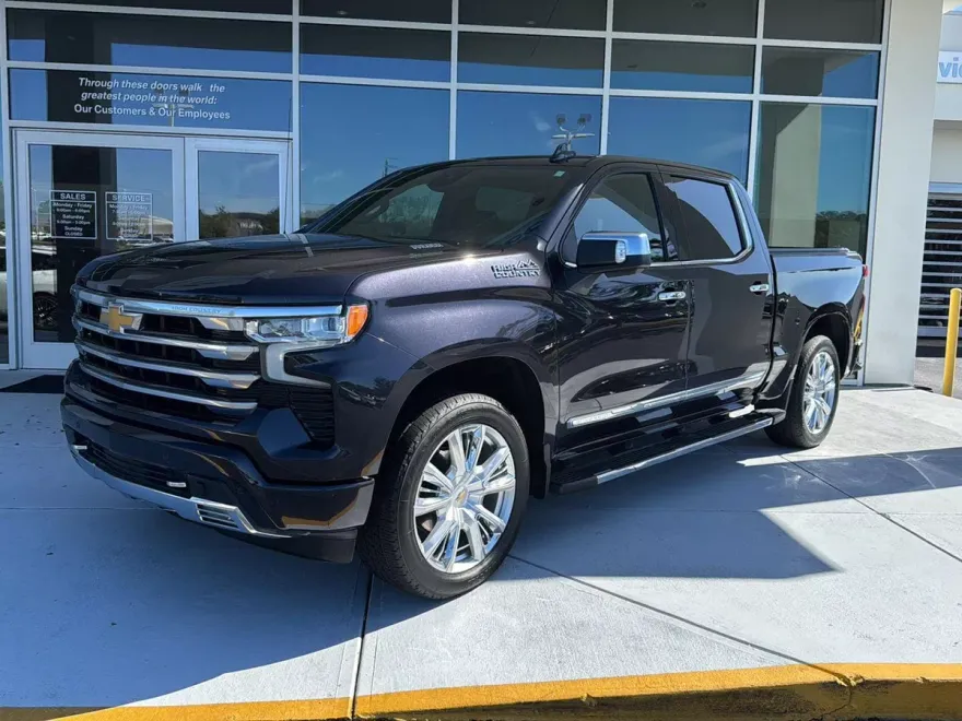 2023 Chevrolet Silverado 1500 High Country photo 1