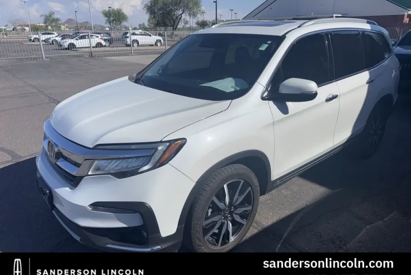 2020 Honda Pilot Touring photo 1