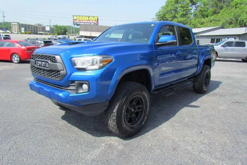 2017 Toyota Tacoma SR5 Sport TRD Pro photo 1