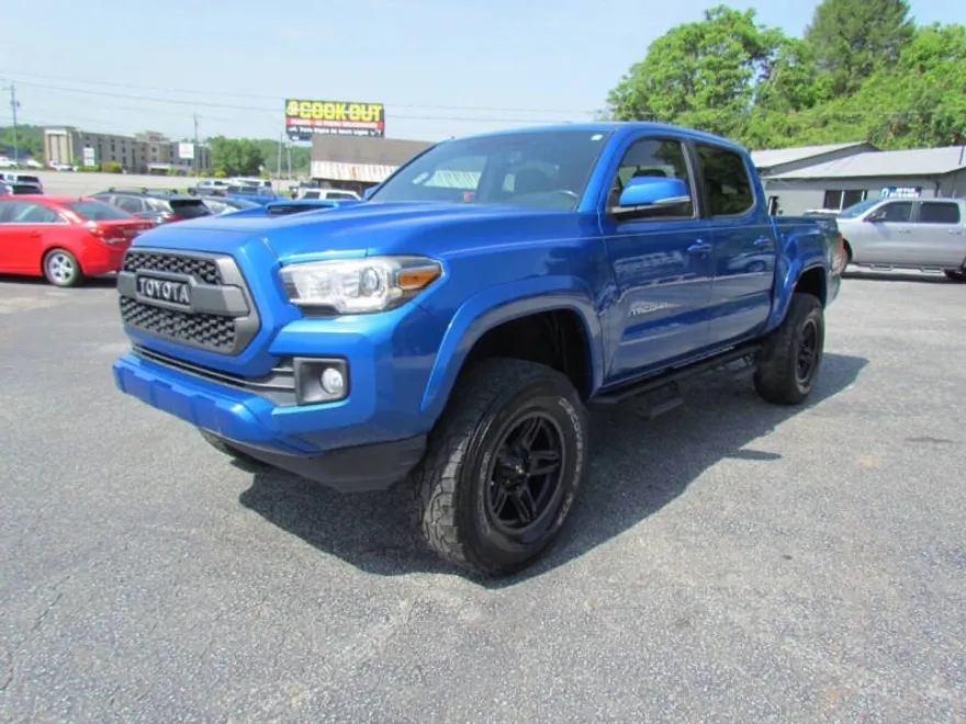 2017 Toyota Tacoma SR5 Sport TRD Pro photo 1