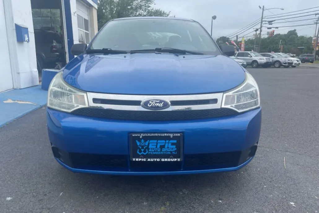 2011 Ford Focus SE photo 1