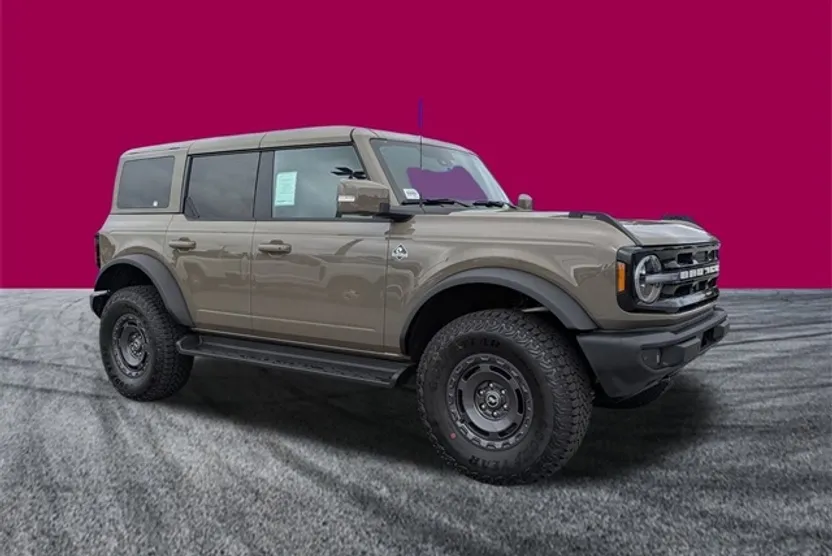 2025 Ford Bronco Outer Banks photo 1
