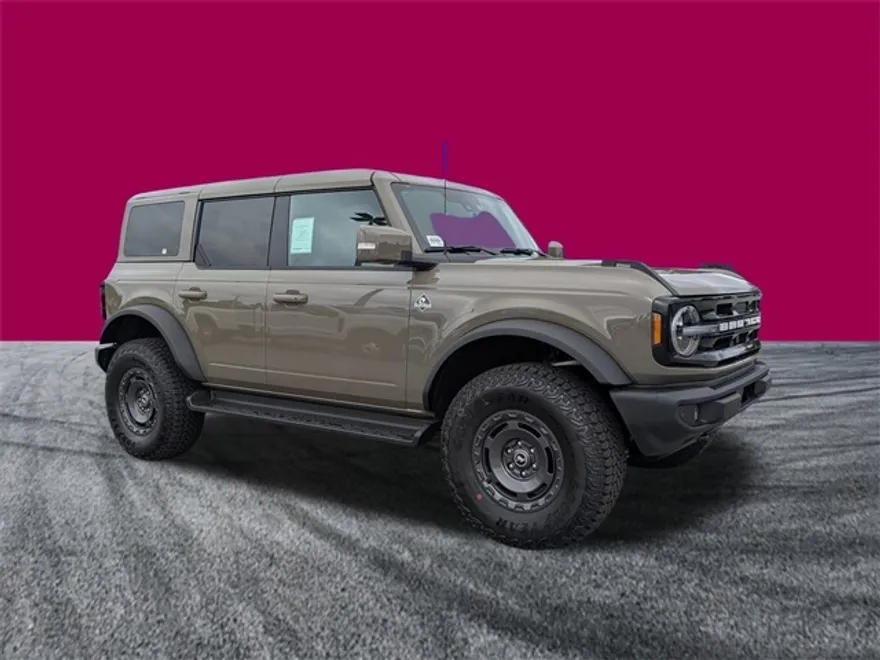 2025 Ford Bronco Outer Banks photo 1