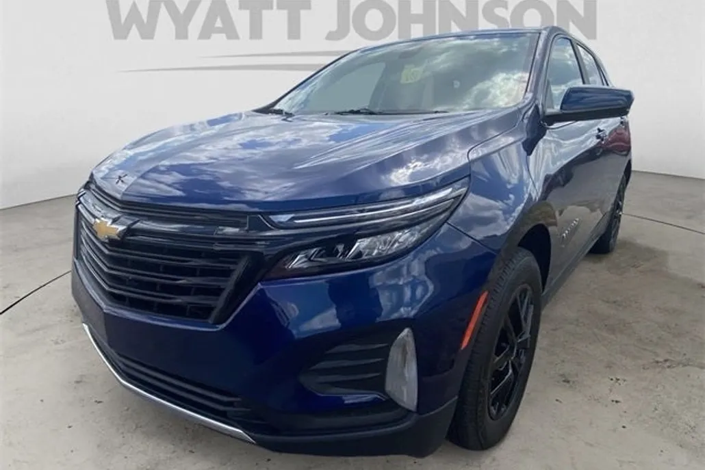 2023 Chevrolet Equinox LT photo 1