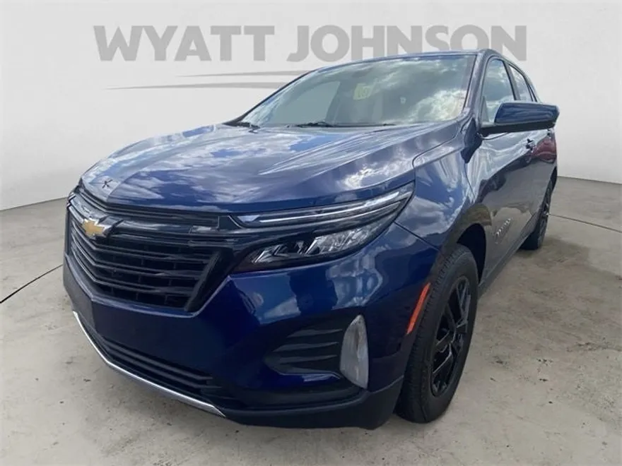 2023 Chevrolet Equinox LT photo 1