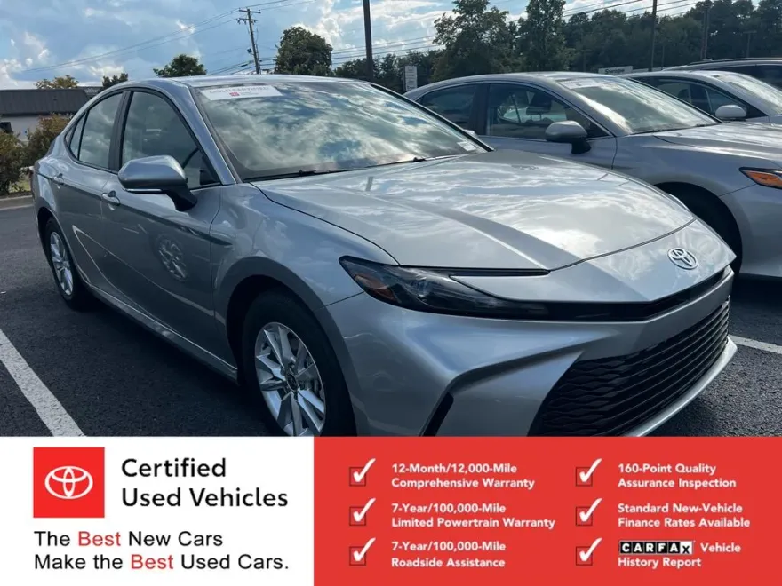 2025 Toyota Camry Hybrid LE photo 1