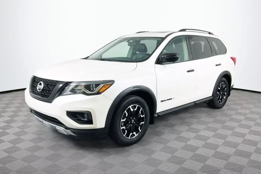 2020 Nissan Pathfinder SL photo 1