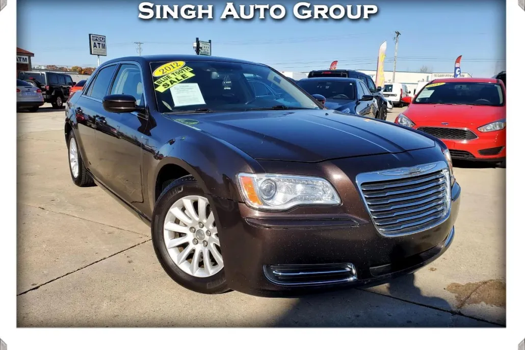 2012 Chrysler 300 photo 1