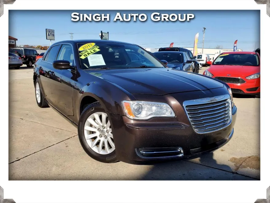 2012 Chrysler 300 photo 1