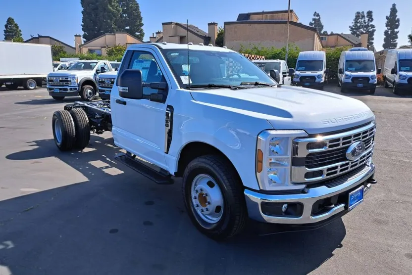 2026 Ford F-350 photo 1