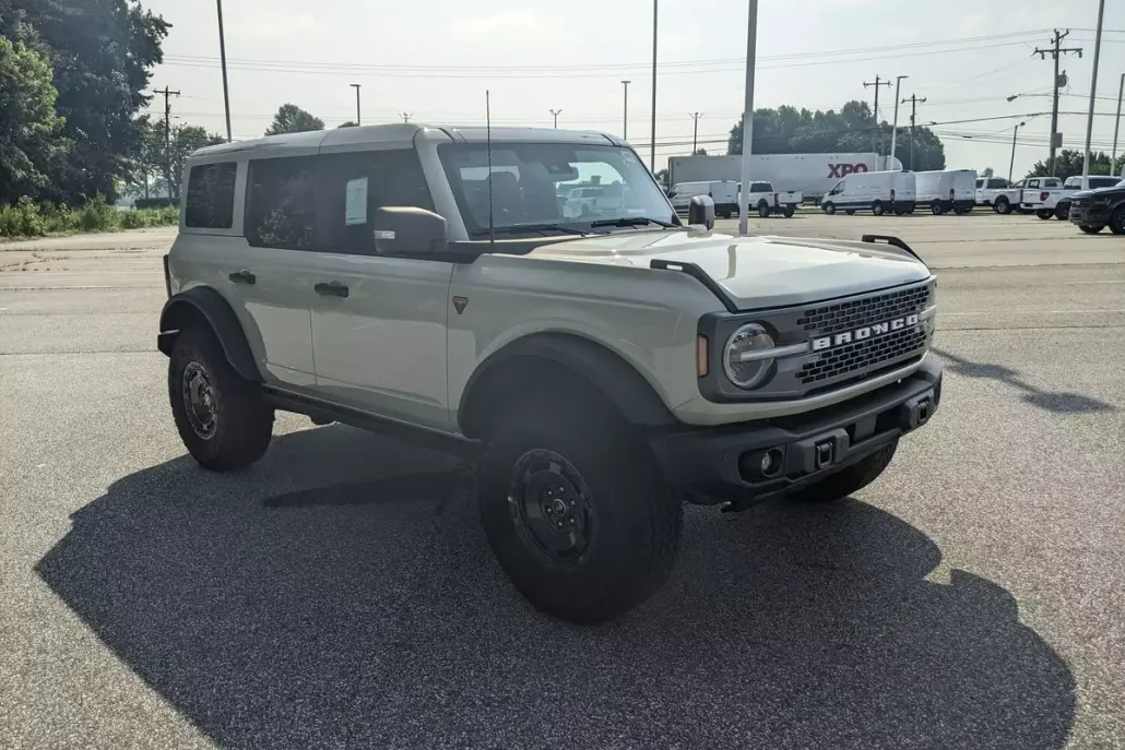 2025 Ford Bronco Badlands photo 1