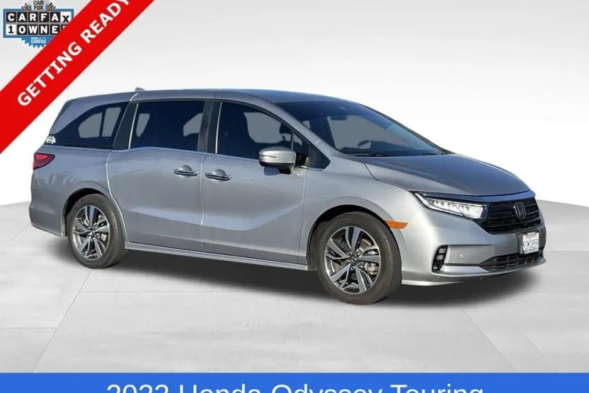 2023 Honda Odyssey Touring photo 1