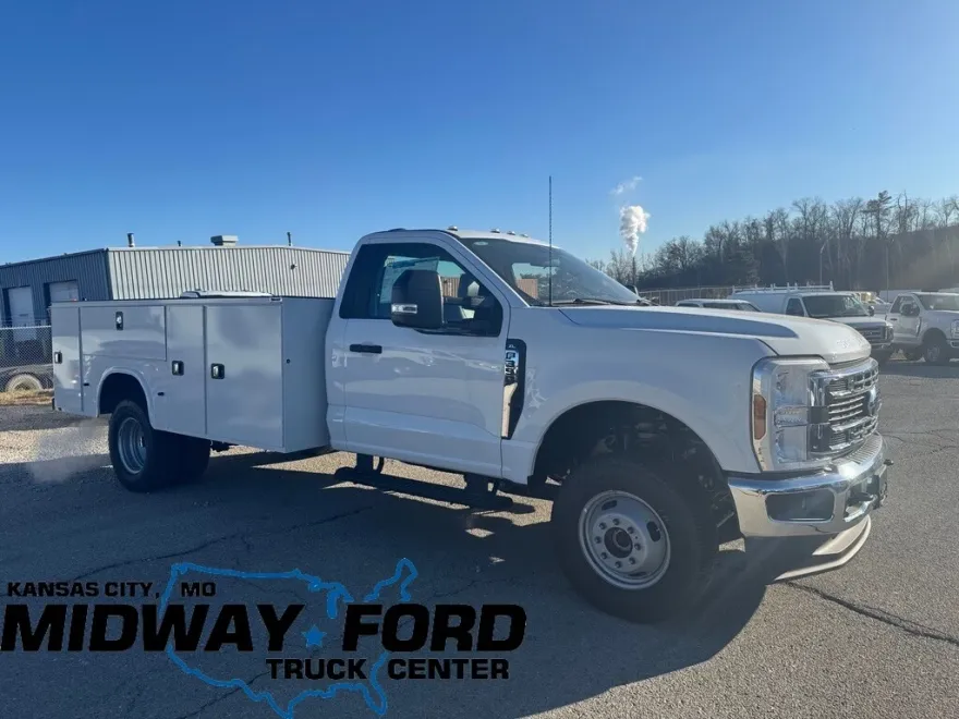 2024 Ford F-350 XL photo 1