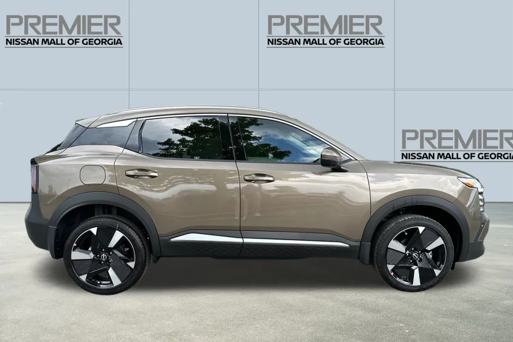2025 Nissan Kicks SR photo 1