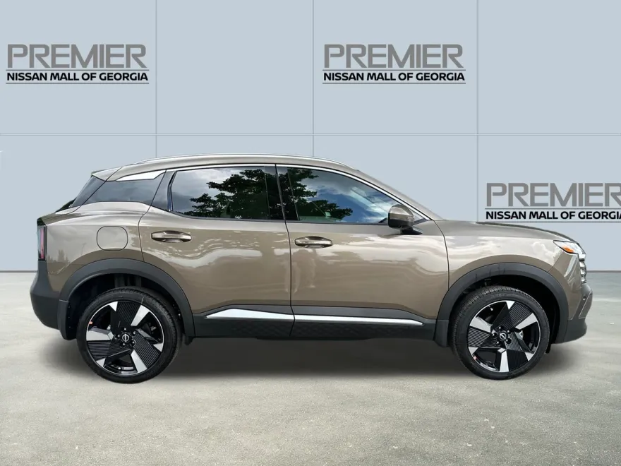 2025 Nissan Kicks SR photo 1