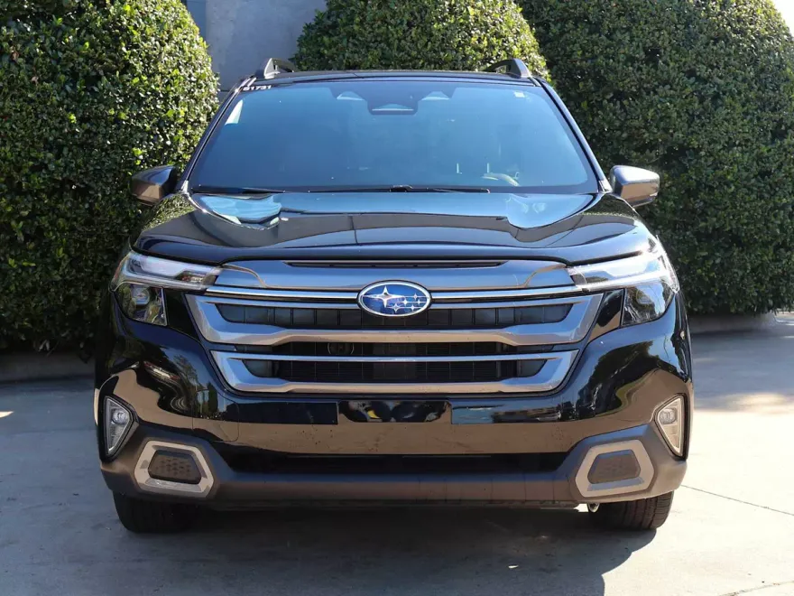 2025 Subaru Forester Limited photo 1