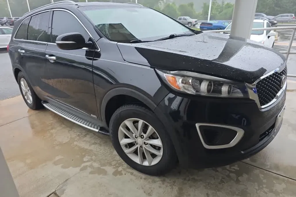 2018 Kia Sorento LX photo 1
