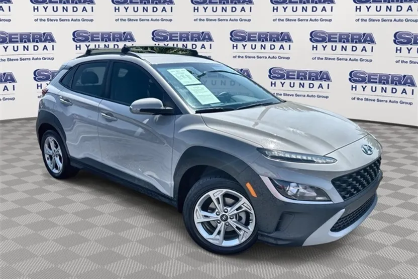2022 Hyundai Kona SEL photo 1