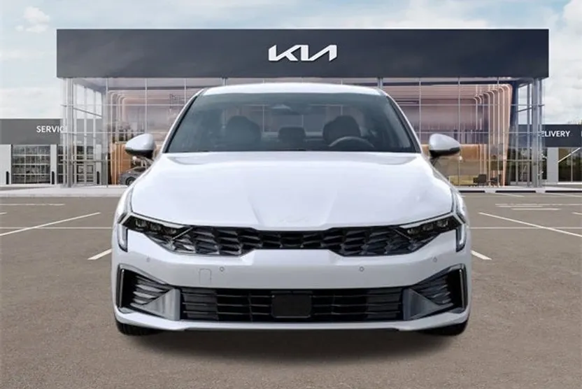 2025 Kia K5 LXS photo 1