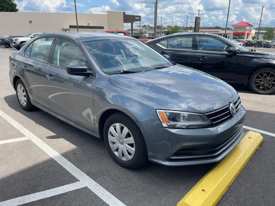 2015 Volkswagen Jetta 2.0 S photo 1