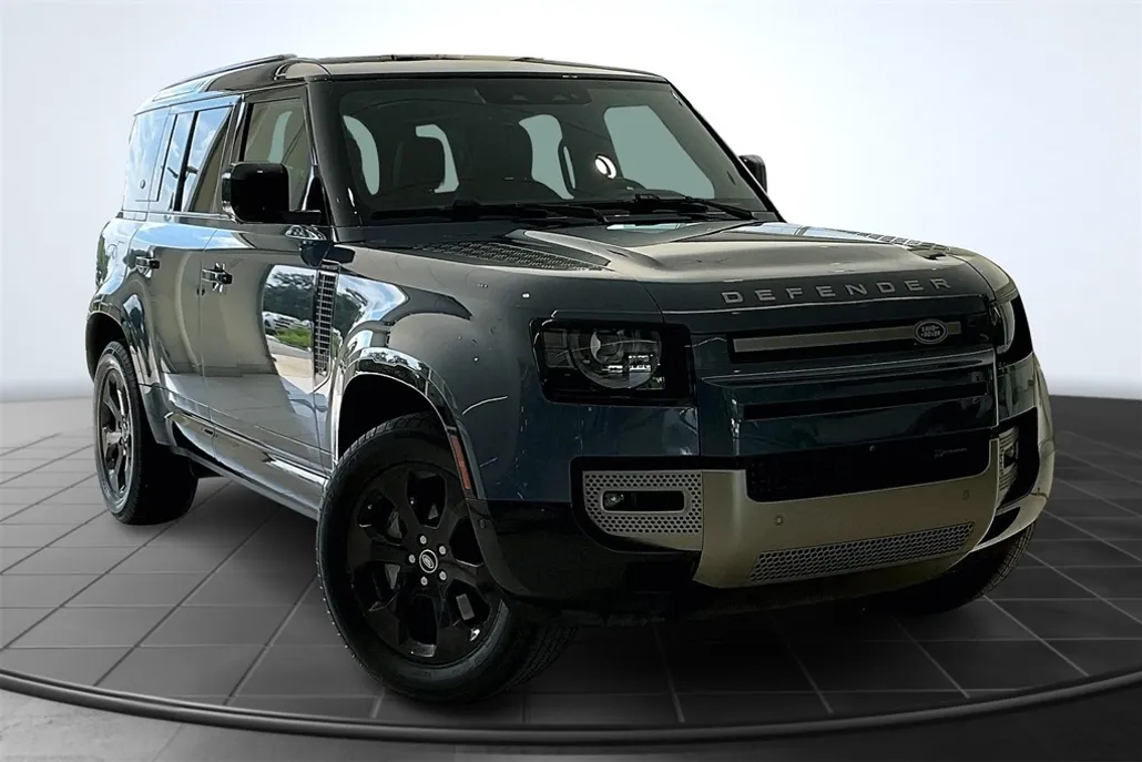 2022 Land Rover Defender 110 X-Dynamic SE photo 1