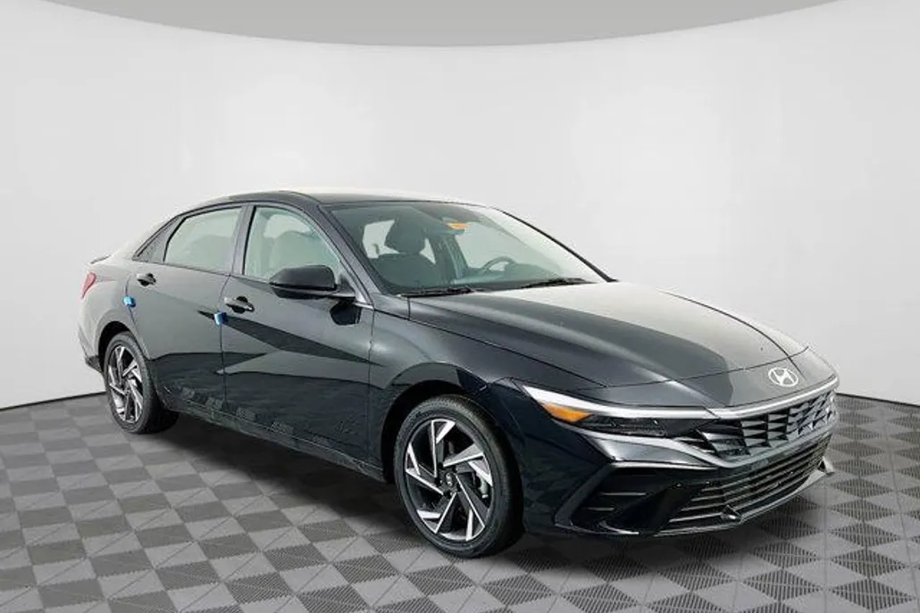 2025 Hyundai Elantra Hybrid SEL Sport photo 1