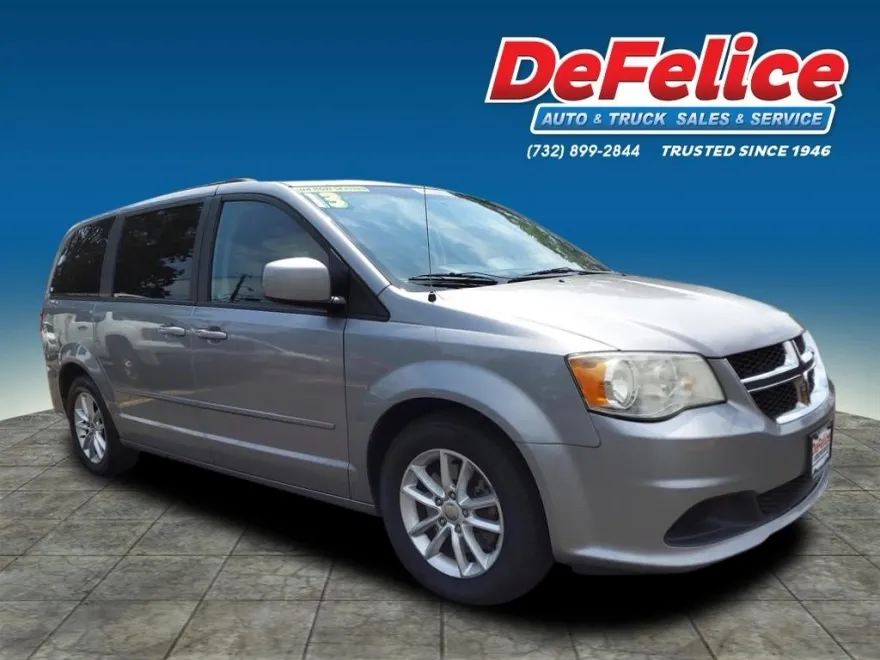 2013 Dodge Grand Caravan SXT photo 1