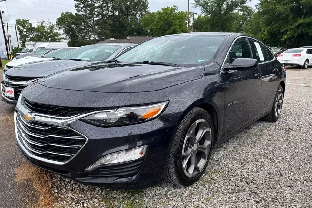 2023 Chevrolet Malibu 1LT photo 1