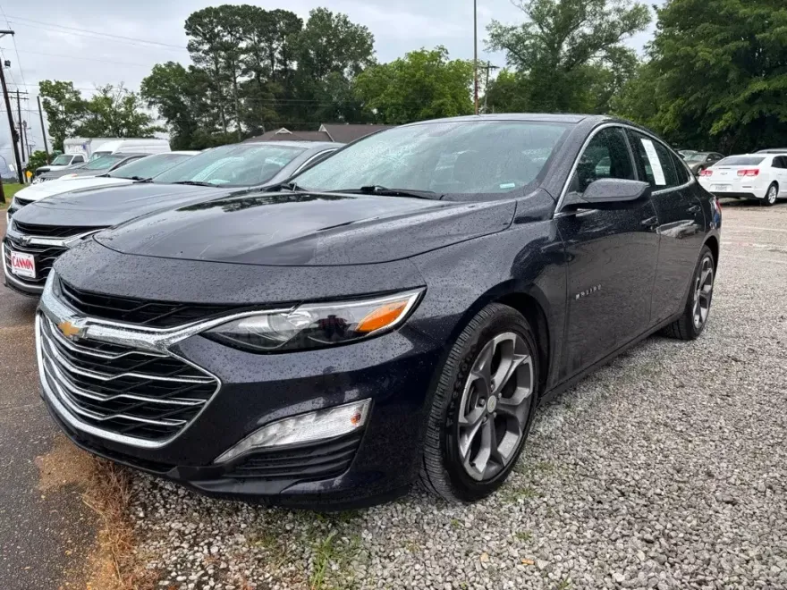 2023 Chevrolet Malibu 1LT photo 1