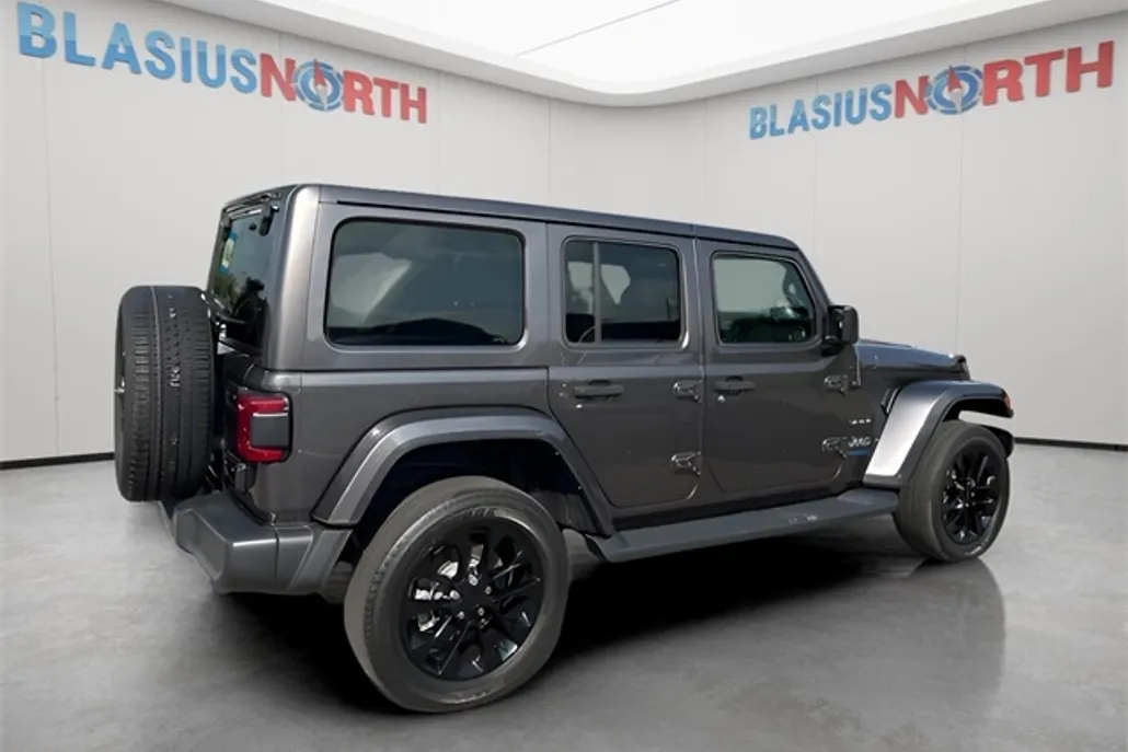 2021 Jeep Wrangler Unlimited Sahara 4xe photo 1