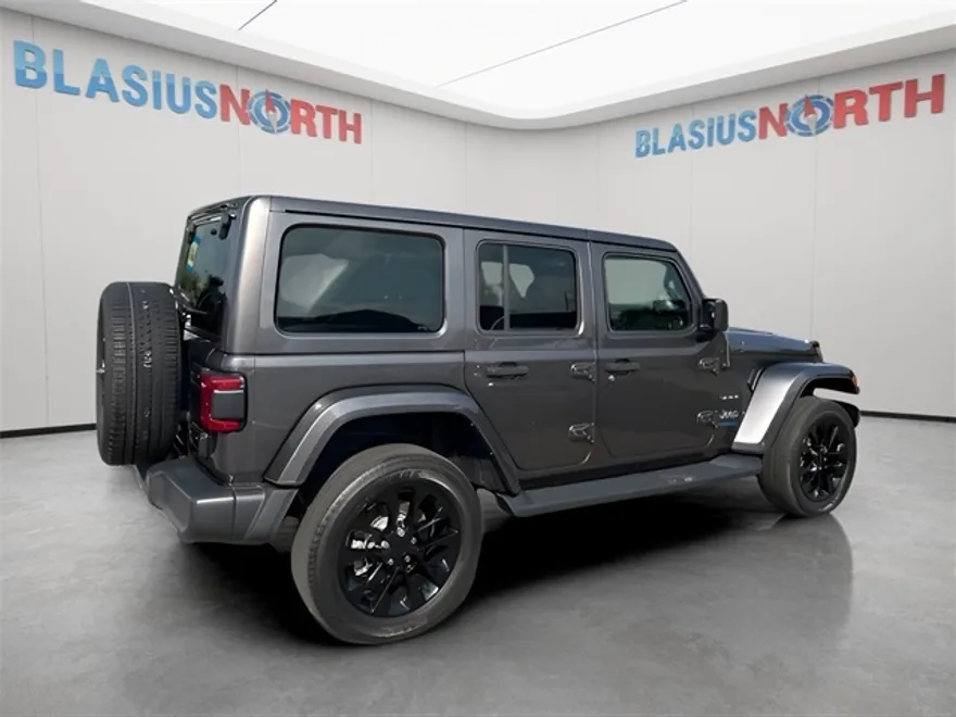 2021 Jeep Wrangler Unlimited Sahara 4xe photo 1
