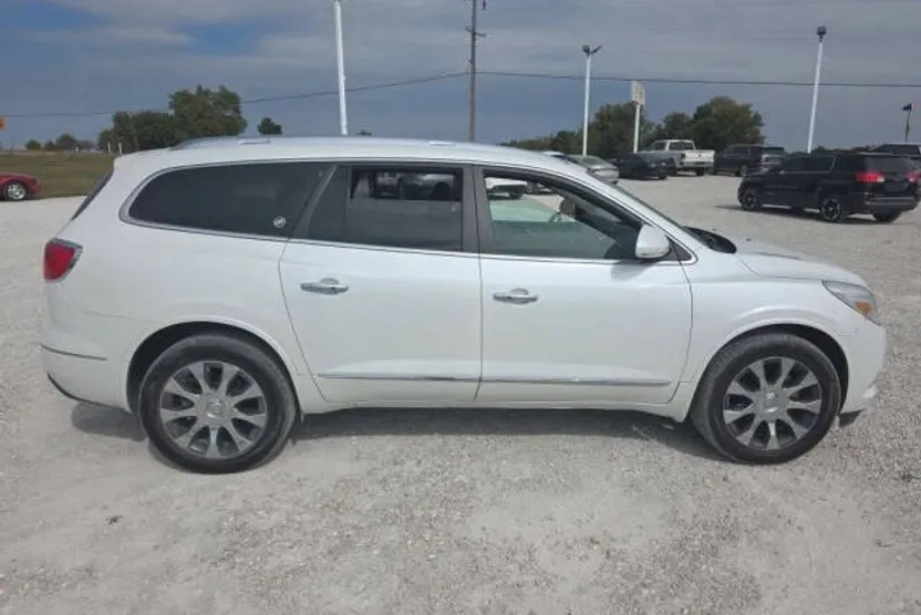 2017 Buick Enclave Leather photo 1