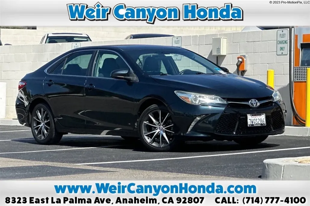 2015 Toyota Camry XSE photo 1