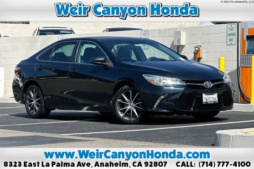 2015 Toyota Camry XSE photo 1