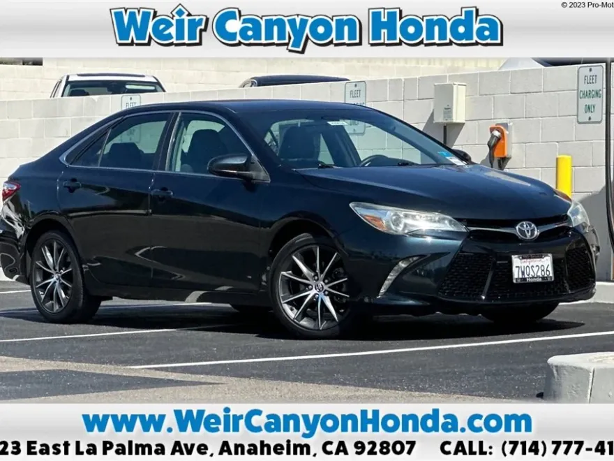 2015 Toyota Camry XSE photo 1