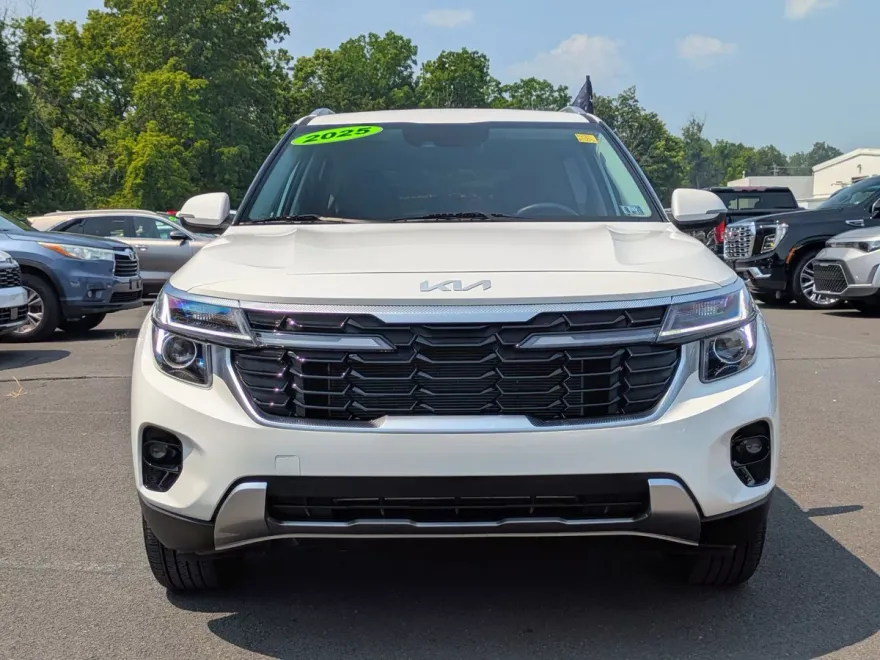 2025 Kia Seltos EX photo 1