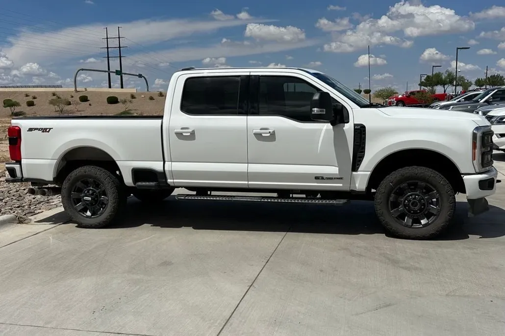 2023 Ford F-250 photo 1