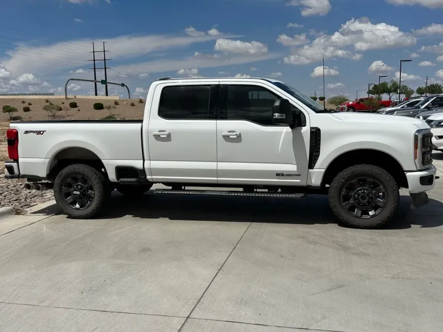 2023 Ford F-250 photo 1