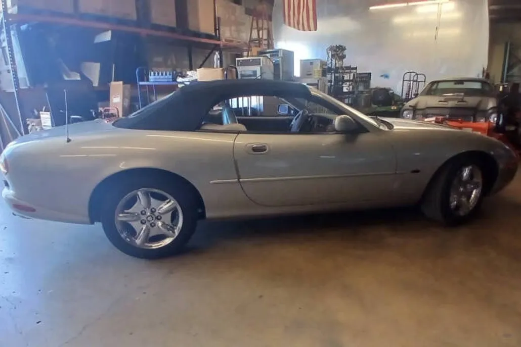 1999 Jaguar XK 8 Convertible photo 1