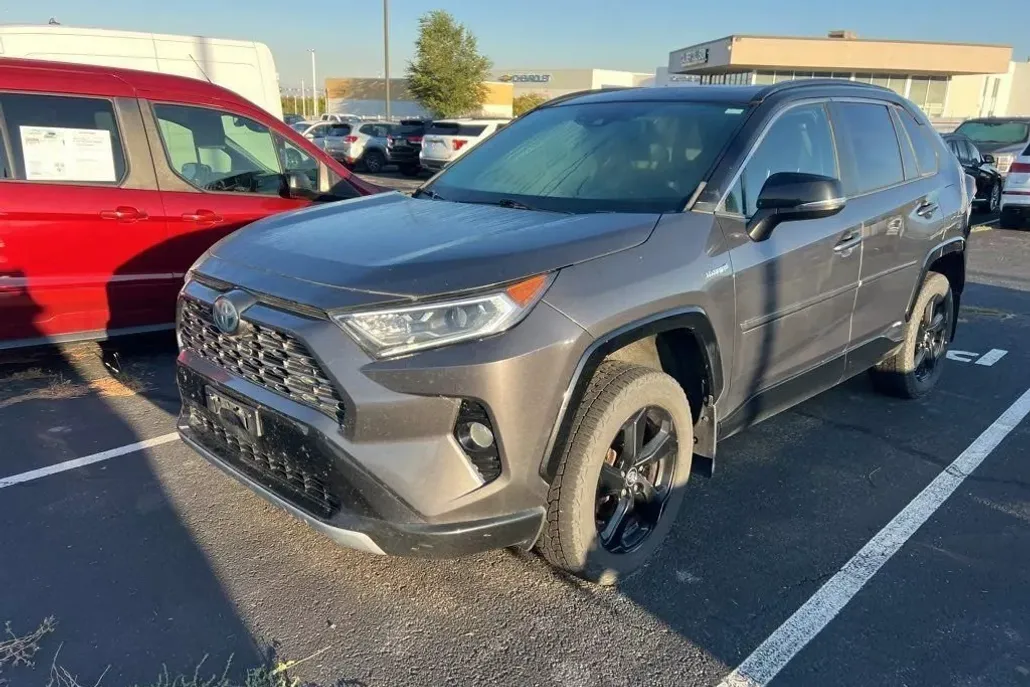2020 Toyota RAV4 Hybrid XSE photo 1