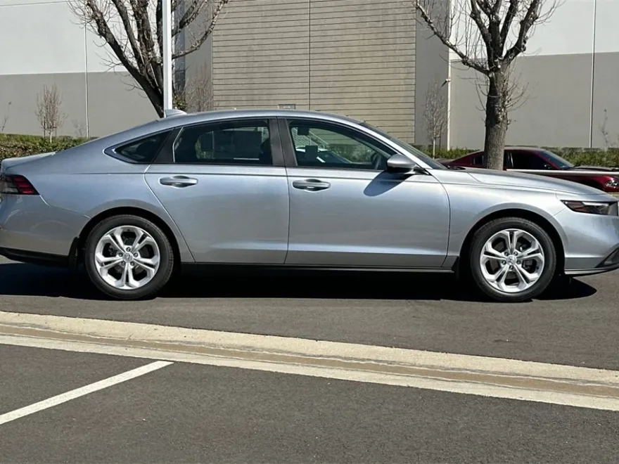 2025 Honda Accord 1.5T LX photo 1