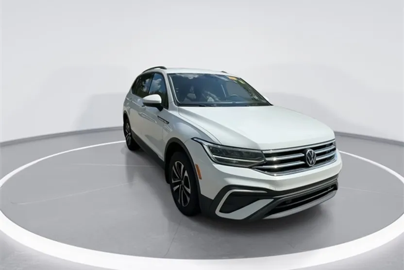 2022 Volkswagen Tiguan S photo 1