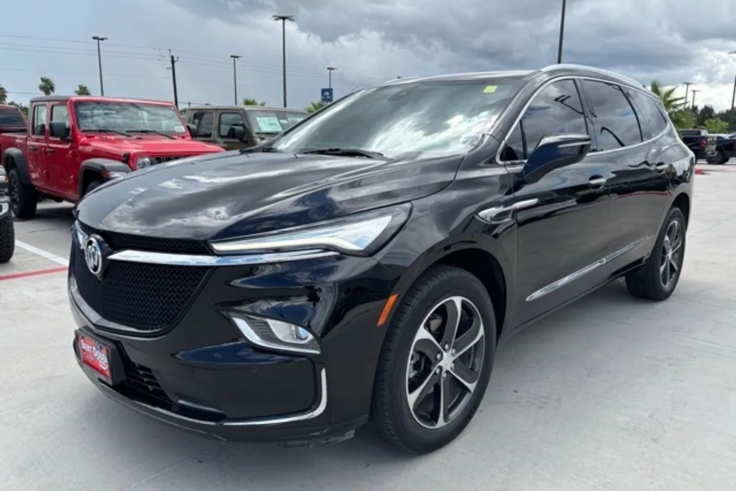 2022 Buick Enclave Essence photo 1