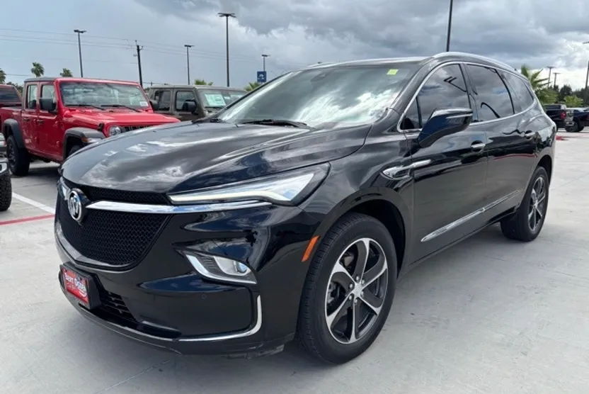 2022 Buick Enclave Essence photo 1