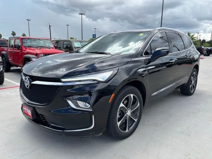 2022 Buick Enclave Essence photo 1