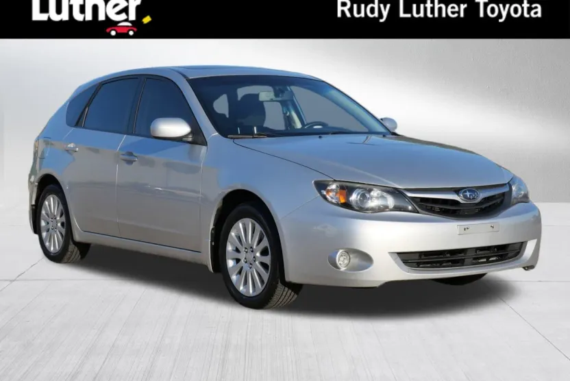 2011 Subaru Impreza 2.5i Premium photo 1