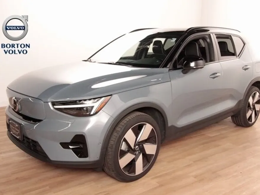 2023 Volvo XC40 Recharge Ultimate photo 1